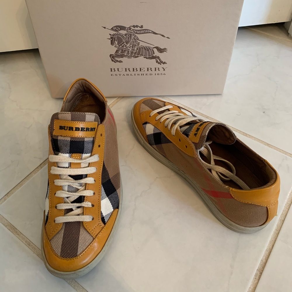Burberry sneakers